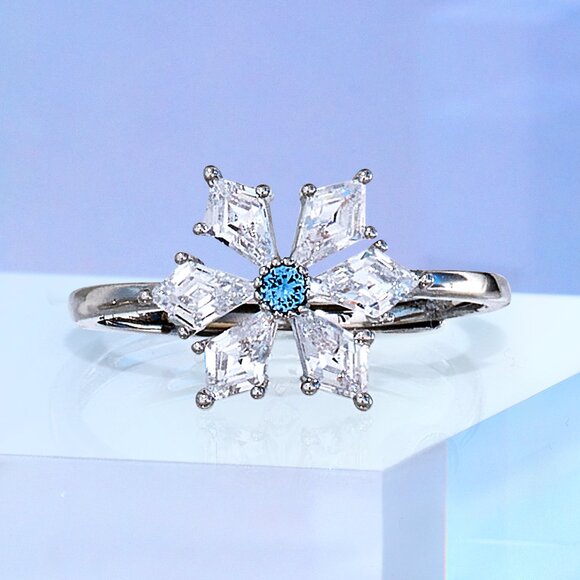 Snowflake Ring - Charmed Aroma Winter Snowflake Adjustable Ring Collection - Picture 1 of 1